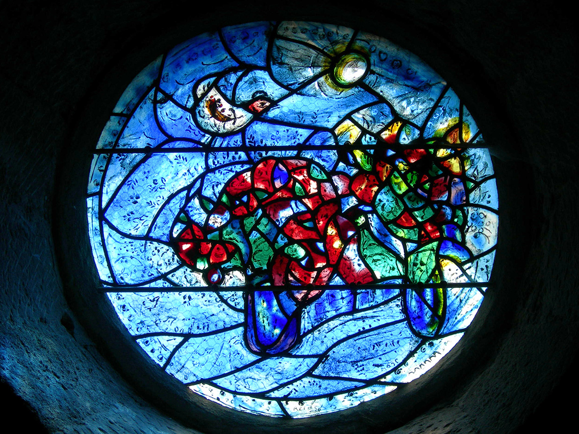 voutezac le saillant - vitrail marc chagall - le bouquet